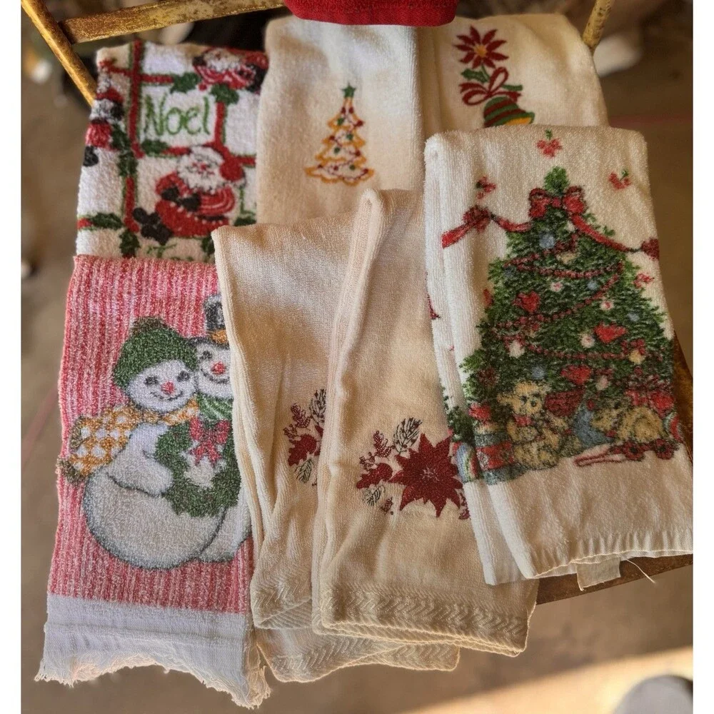 Vintage Christmas Hand Towel Lot (10 total)